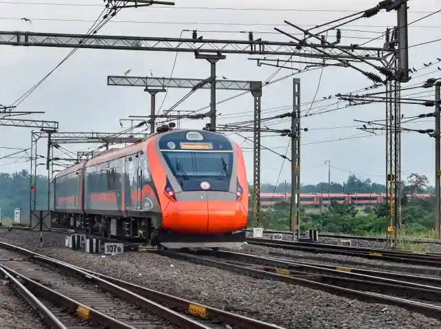🇮🇳 Vande Bharat Sleeper Train: A Symbol of India’s Progress and Self-Reliance 🚄